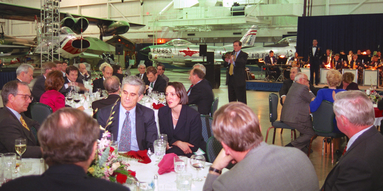 photo of a formal dinner reception being hosted by Richard Holbrooke at the United States Air Force Museum in Dayton, Ohio